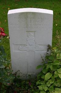 Dozinghem Military Cemetery - Le Page, Alfred Hilary